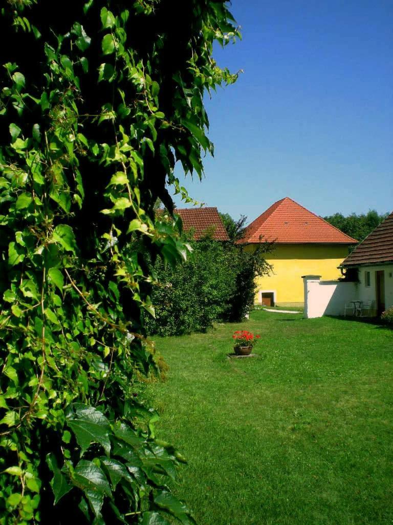 Skorianzhof Hotel Eberndorf Luaran gambar